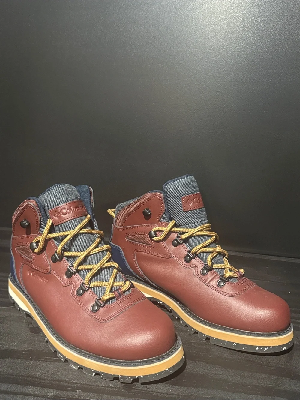 Columbia Men's Leather Hiking Boots in Brown with Yellow Laces. Size 8.5